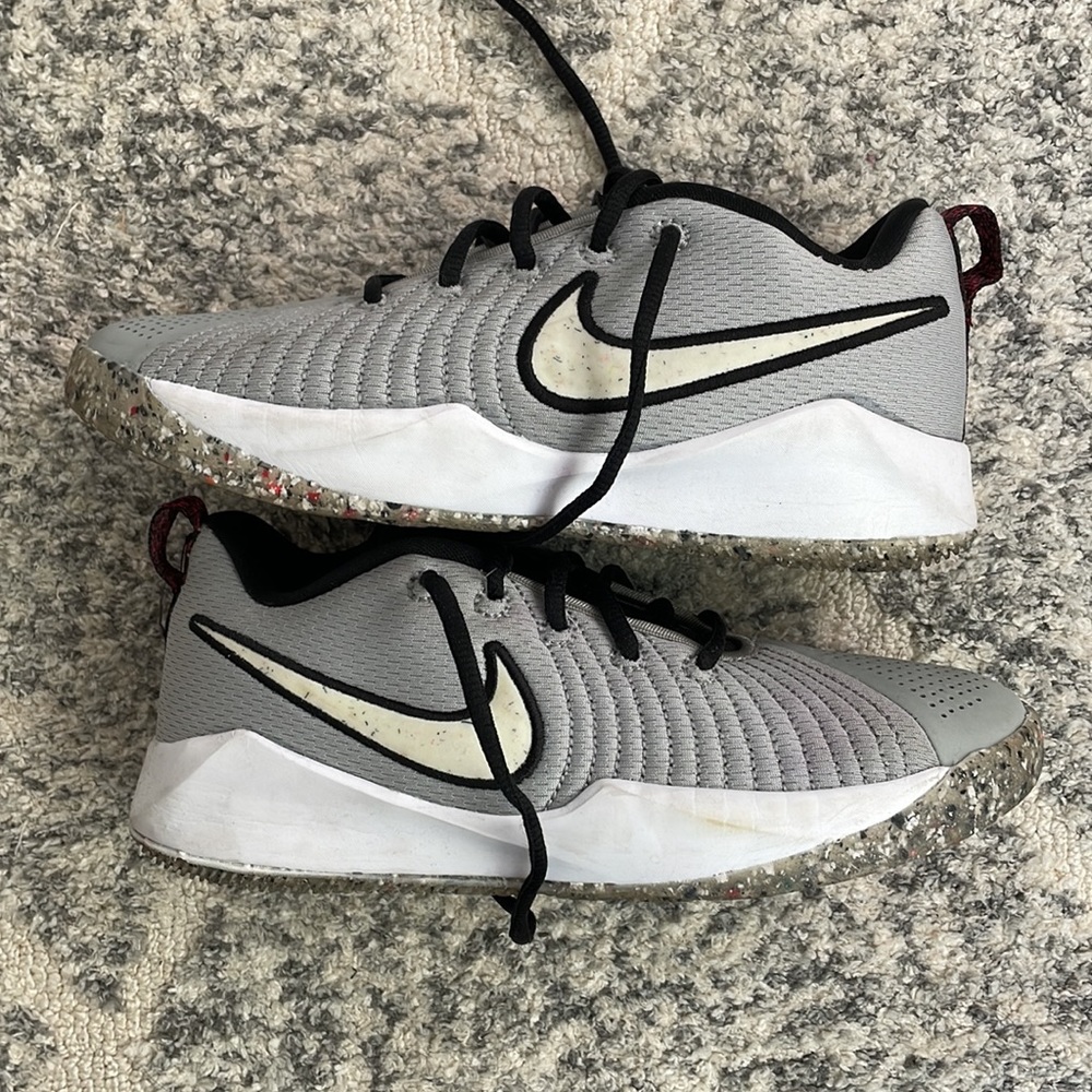 Nike Team Hustle Quick 2 Special Edition Kid's Shoe